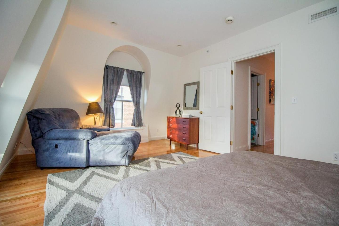 Modern Townhome,boston Vacation,2 Bath,pkg,deck Ferienhaus *