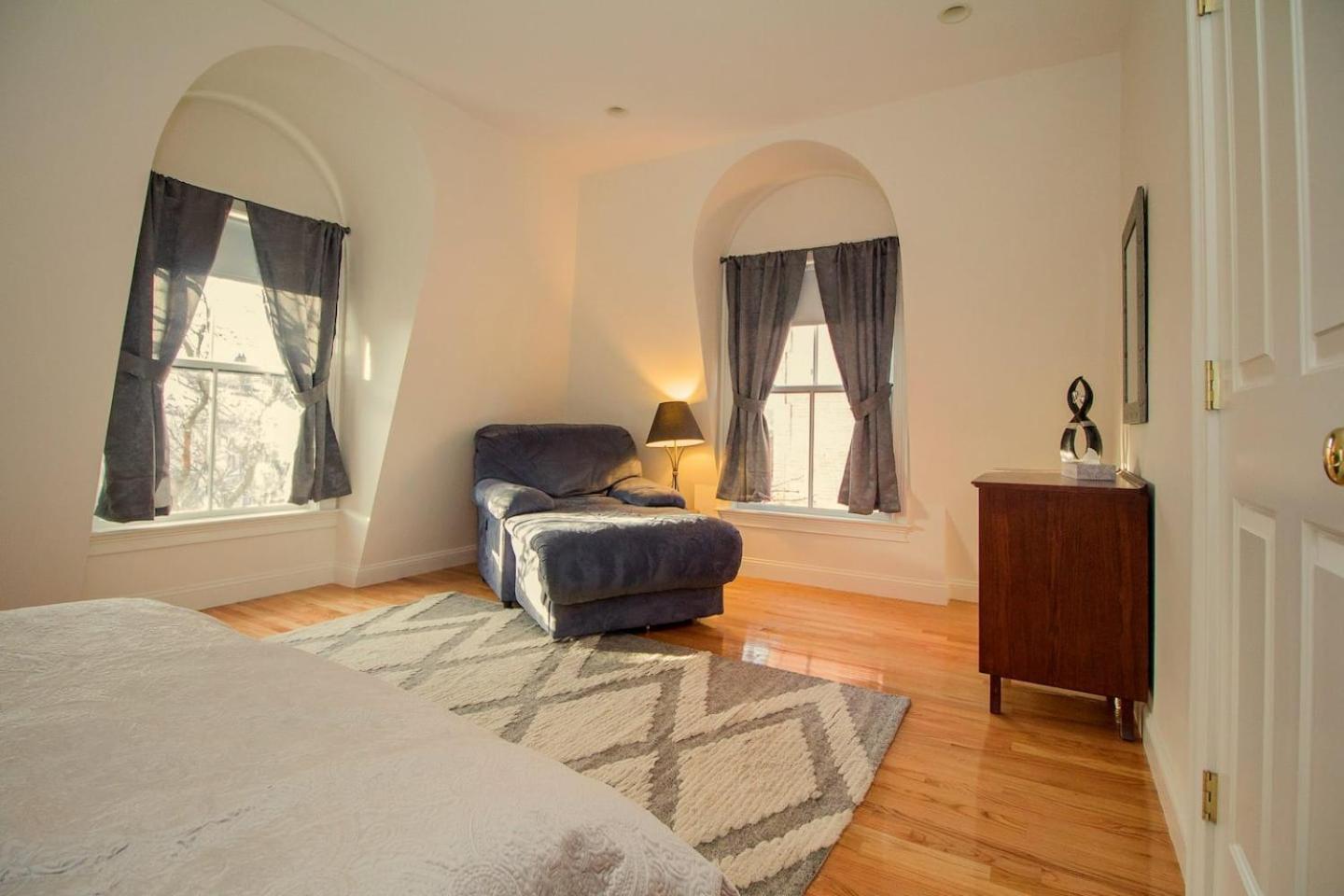 Ferienhaus Modern Townhome,boston Vacation,2 Bath,pkg,deck Brookline