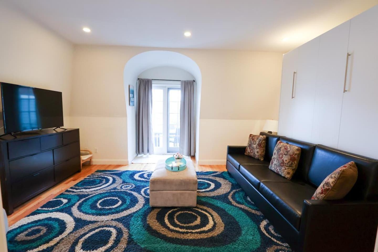 Modern Townhome,boston Vacation,2 Bath,pkg,deck Ferienhaus Brookline
