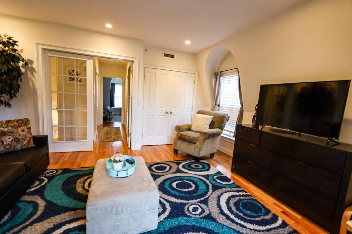 Modern Townhome,boston Vacation,2 Bath,pkg,deck
