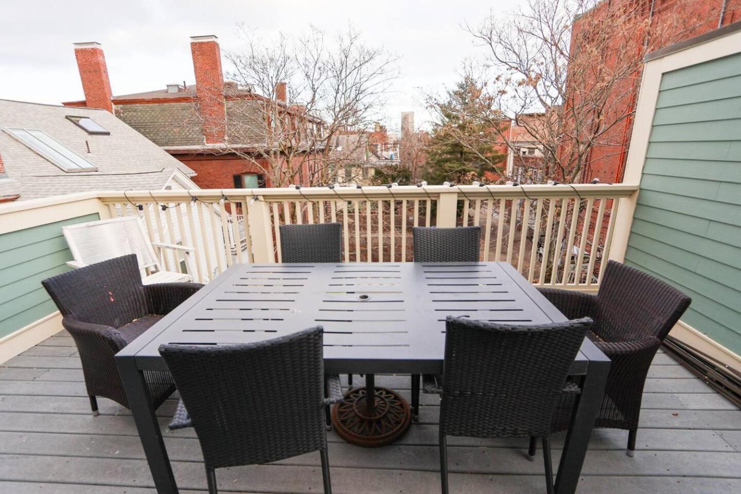 Modern Townhome,boston Vacation,2 Bath,pkg,deck Holiday home *